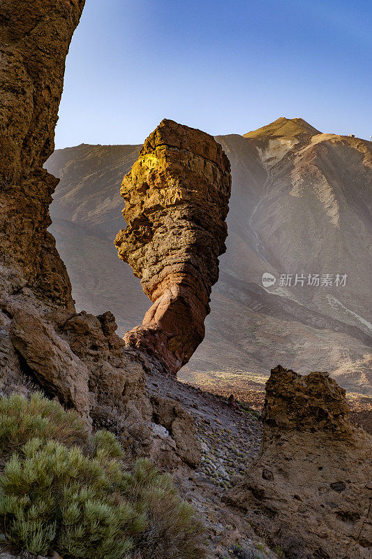 El Teide火山和Roque Cinchado火山，从Roques de García, Teide国家公园(国家Teide公园)，特内里费，加那利群岛，西班牙